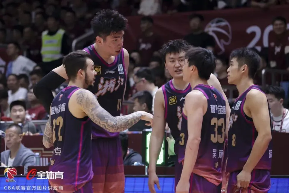 为什么封闭训练是提高篮球水平的有效途径_0